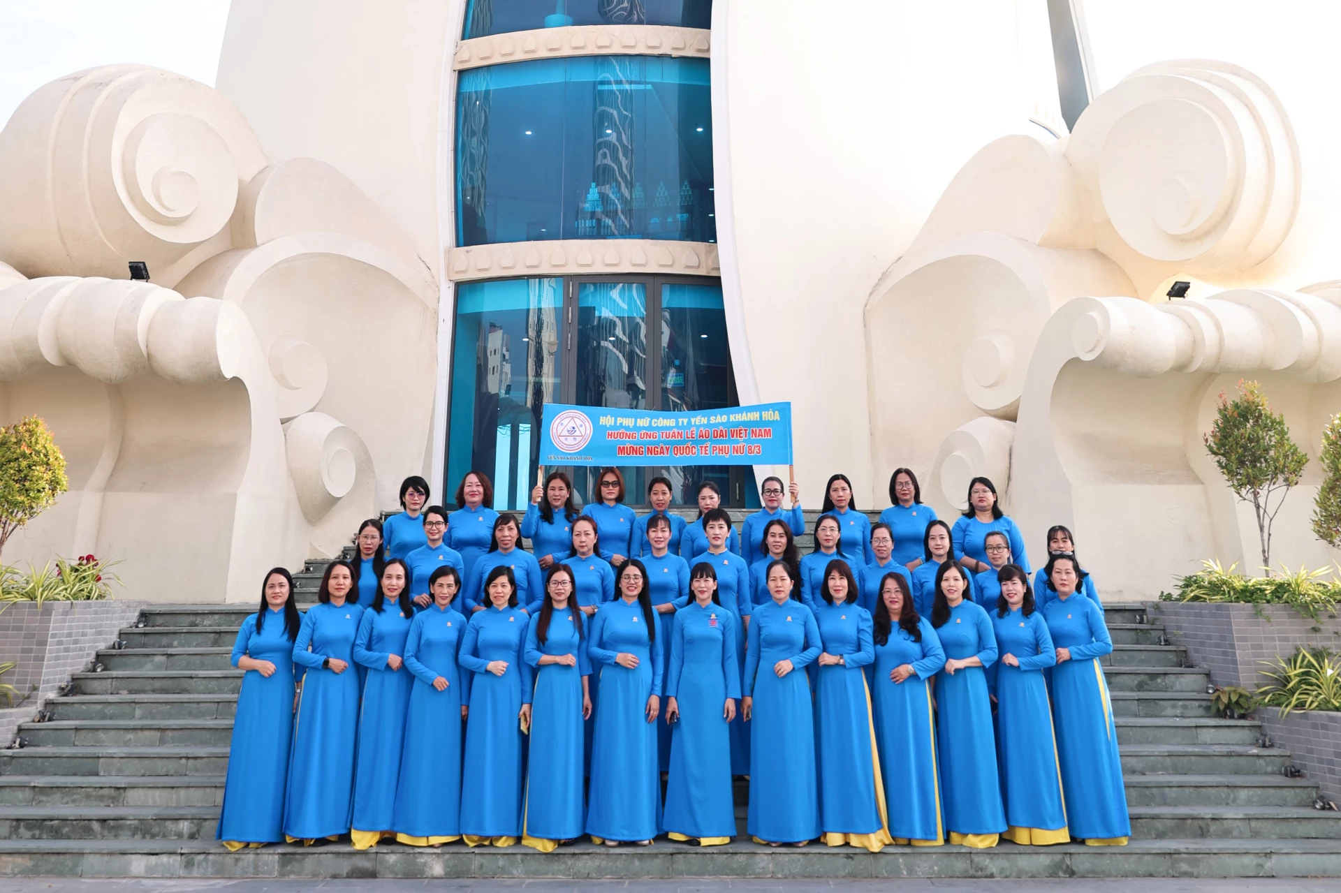 Hội Phụ nữ Công ty TNHH Nhà nước Một thành viên Yến sào Khánh Hòa hưởng ứng Tuần lễ Áo dài.