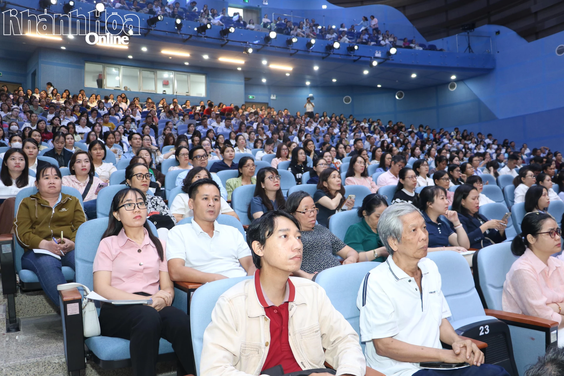 Đại diện các cơ quan, đơn vị, doanh nghiệp tham dự hội nghị