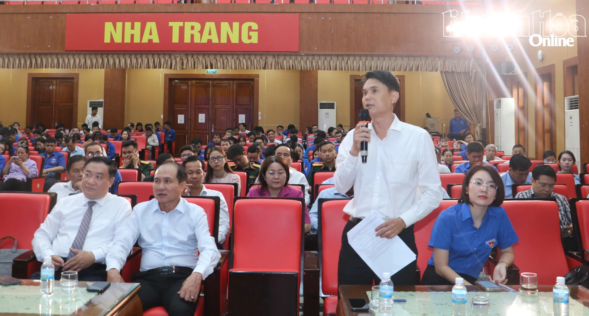 Đại diện Sở Giáo dục và Đào tạo trả lời ý kiến của các đoàn viên thành niên