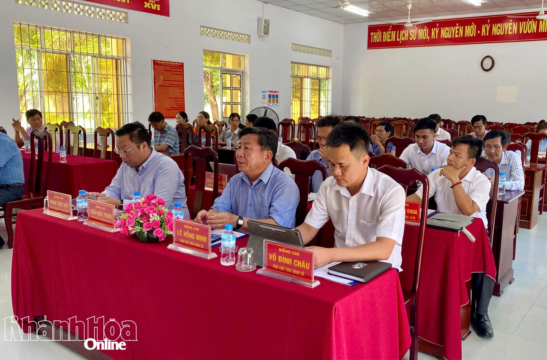 Các đại biểu tham dự hội nghị.