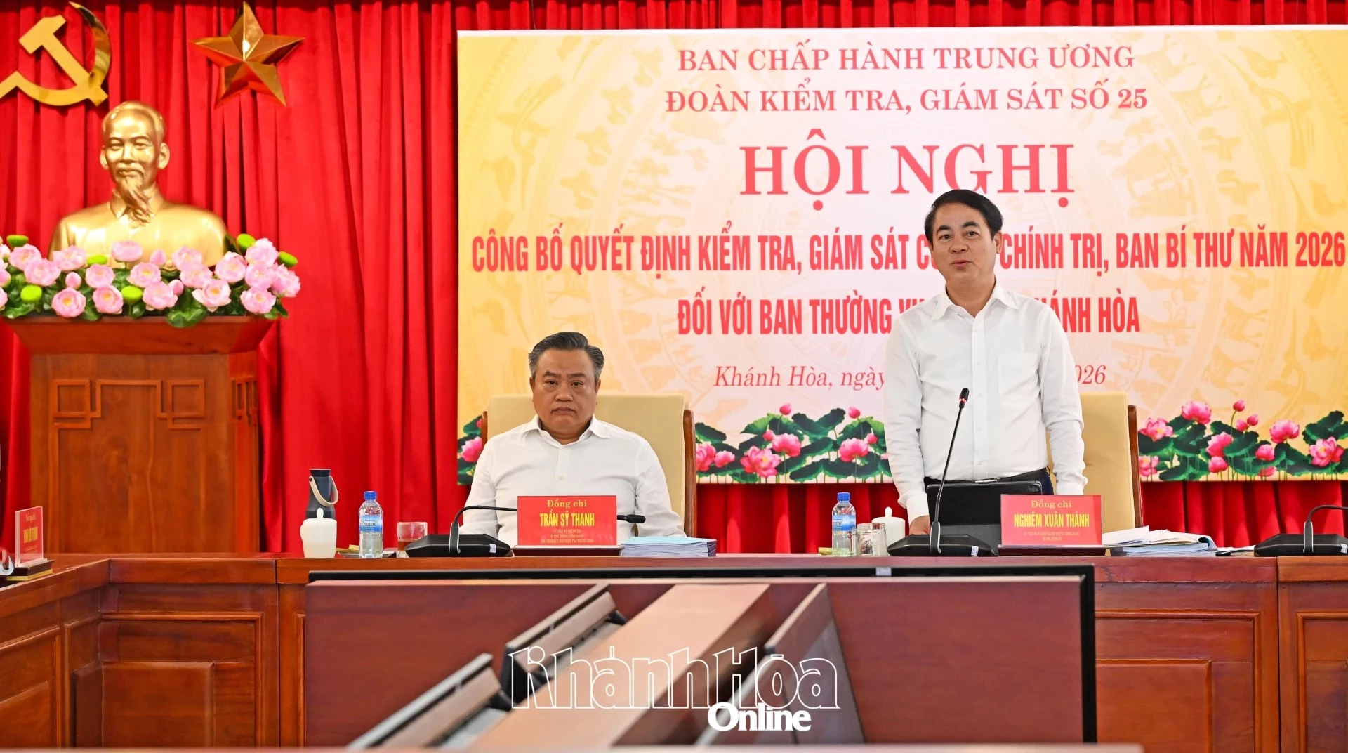 Bí thư Tỉnh ủy Nghiêm Xuân Thành phát biểu tiếp thu ý kiến chỉ đạo định hướng của đồng chí Trần Sỹ Thanh.