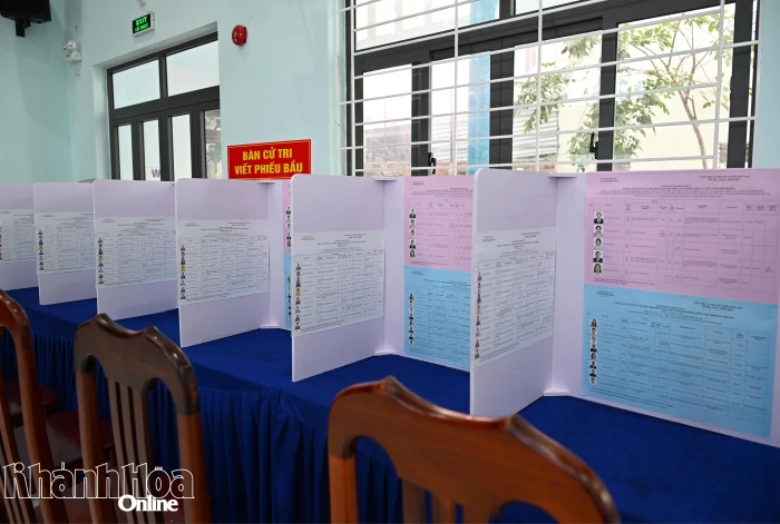 Quy trình bỏ phiếu bầu cử đại biểu Quốc hội khóa XVI và đại biểu HĐND các cấp