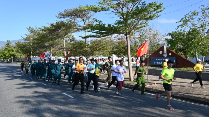 Xã Thuận Bắc: Hơn 250 người tham dự Ngày chạy Olympic vì sức khỏe toàn dân