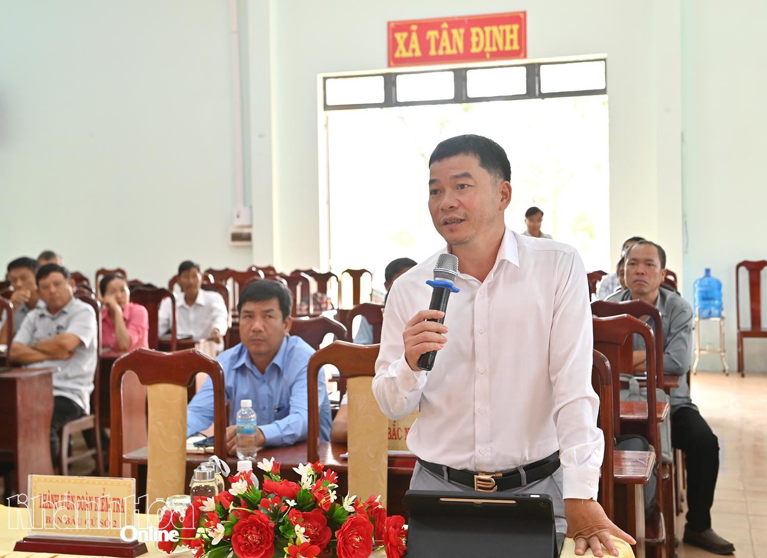 Lãnh đạo xã Bắc Ninh Hòa báo cáo công tác chuẩn bị bầu cử đơn vị bầu cử số 2 của xã.