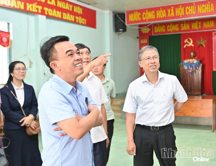 Phó Chủ tịch UBND tỉnh Trần Hòa Nam kiểm tra công tác chuẩn bị bầu cử tại 3 xã Vạn Ninh, Vạn Thắng, Vạn Hưng