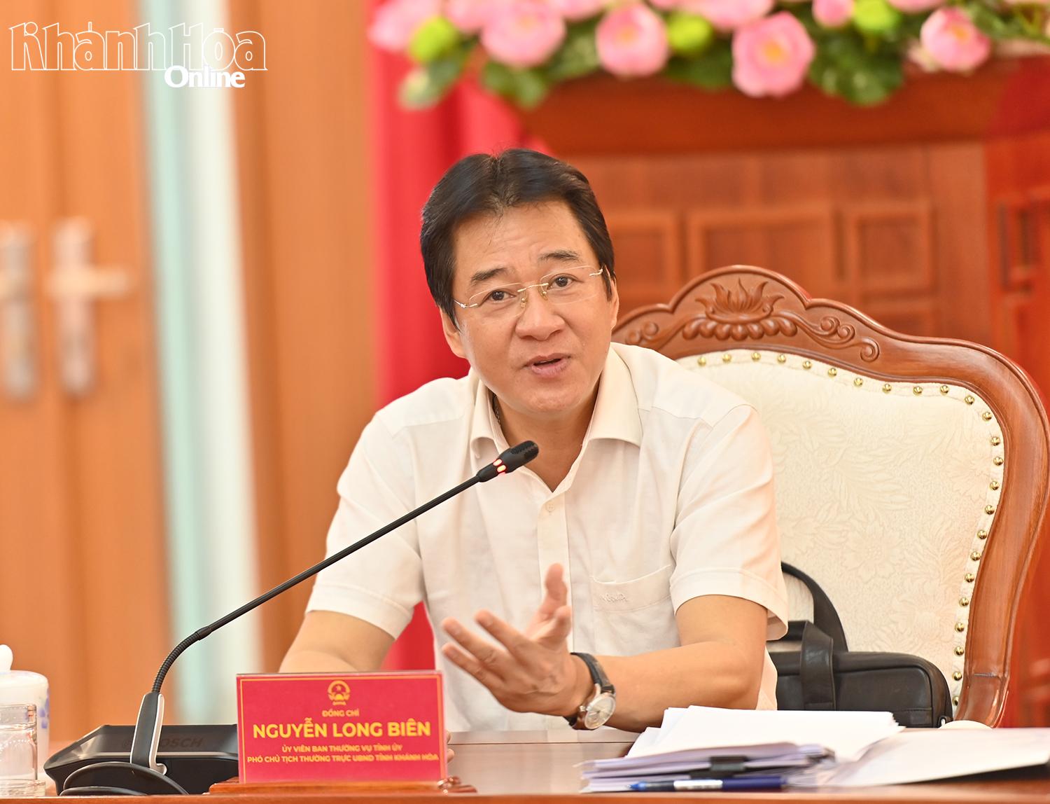 Đồng chí Nguyễn Long Biên-Ủy viên Ban Thường vụ Tỉnh ủy, Phó Chủ tịch Thường trực UBND tỉnh phát biểu kết luận, chỉ đạo tại cuộc họp.