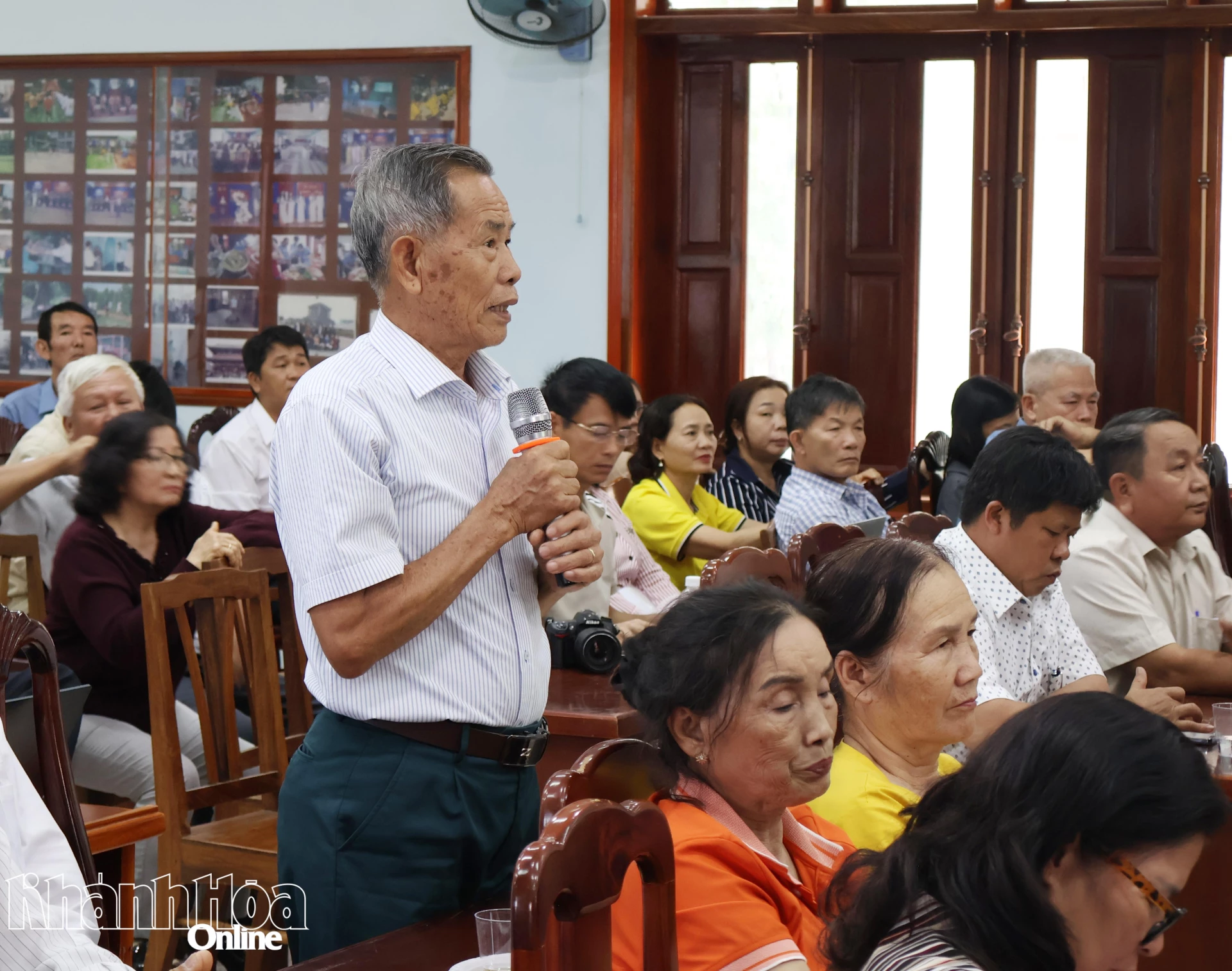 Cử tri phường Bảo An phát biểu ý kiến tại hội nghị.