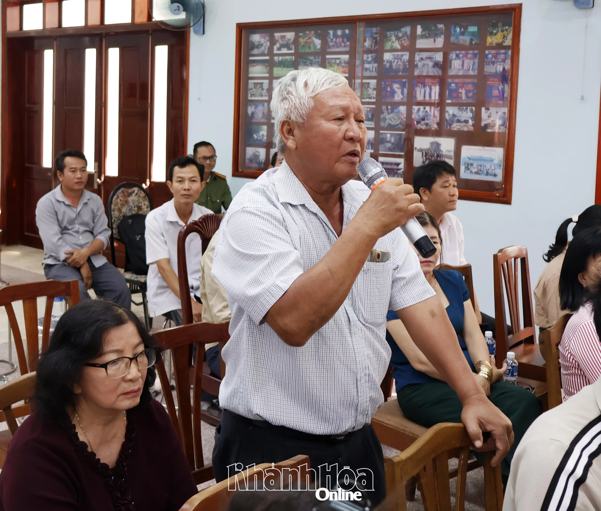 Cử tri phường Bảo An phát biểu ý kiến tại hội nghị.