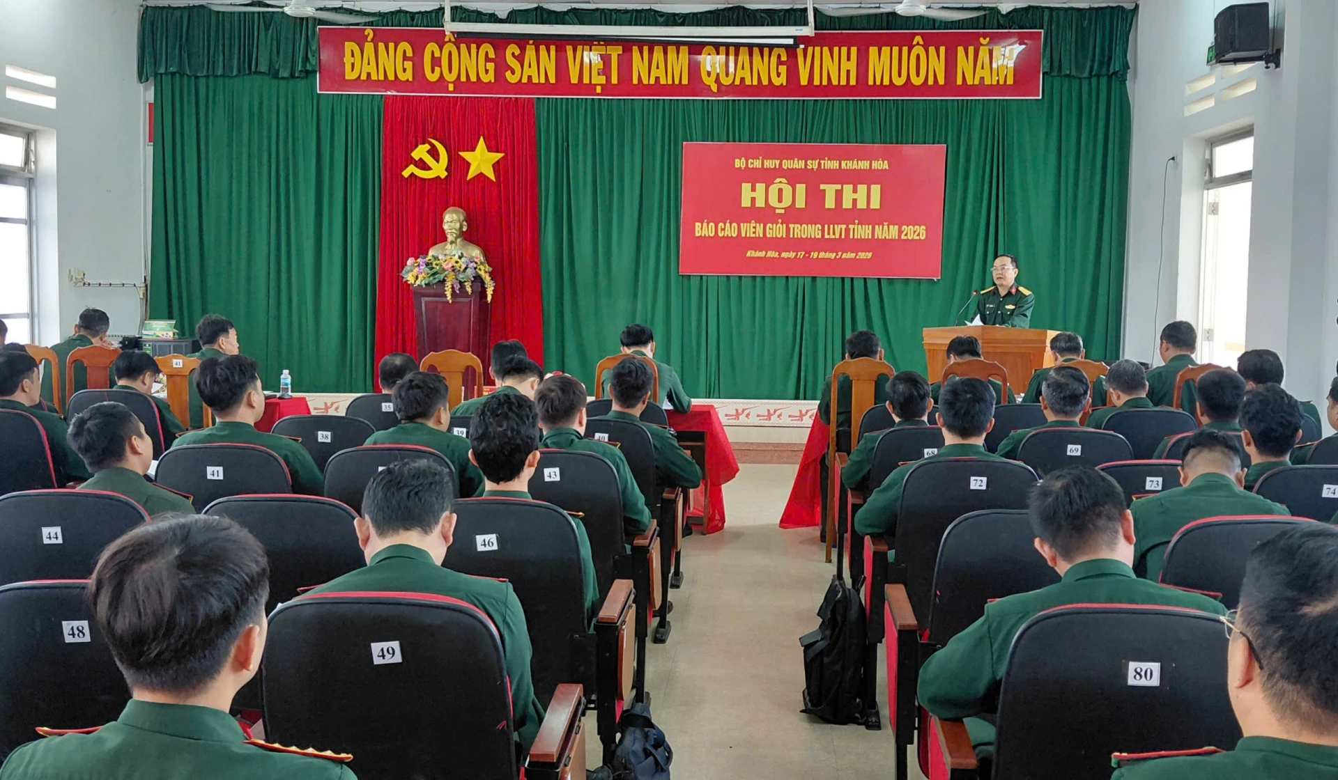 Quang cảnh khai mạc hội thi.