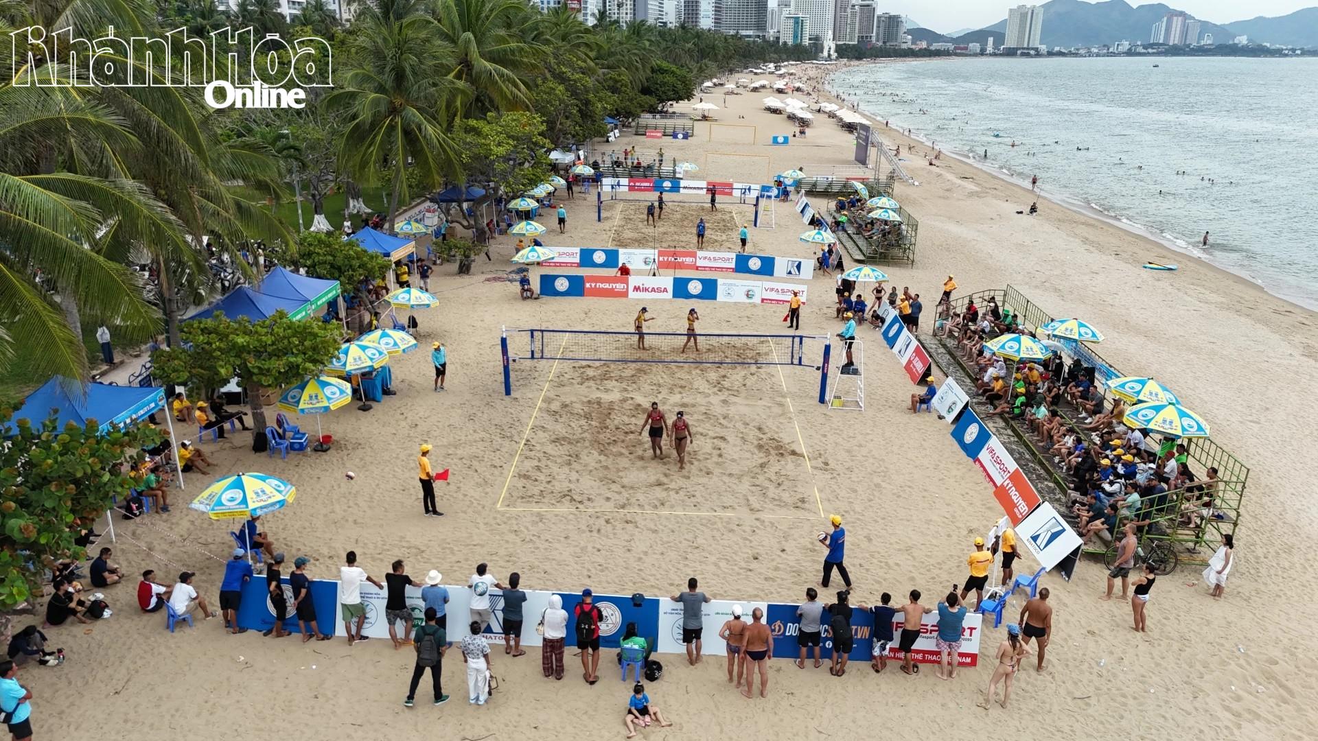 Sôi nổi Giải bóng chuyền bãi biển nam, nữ quốc tế Nha Trang Cúp Yến sào Sanest, Sanvinest Khánh Hòa.
