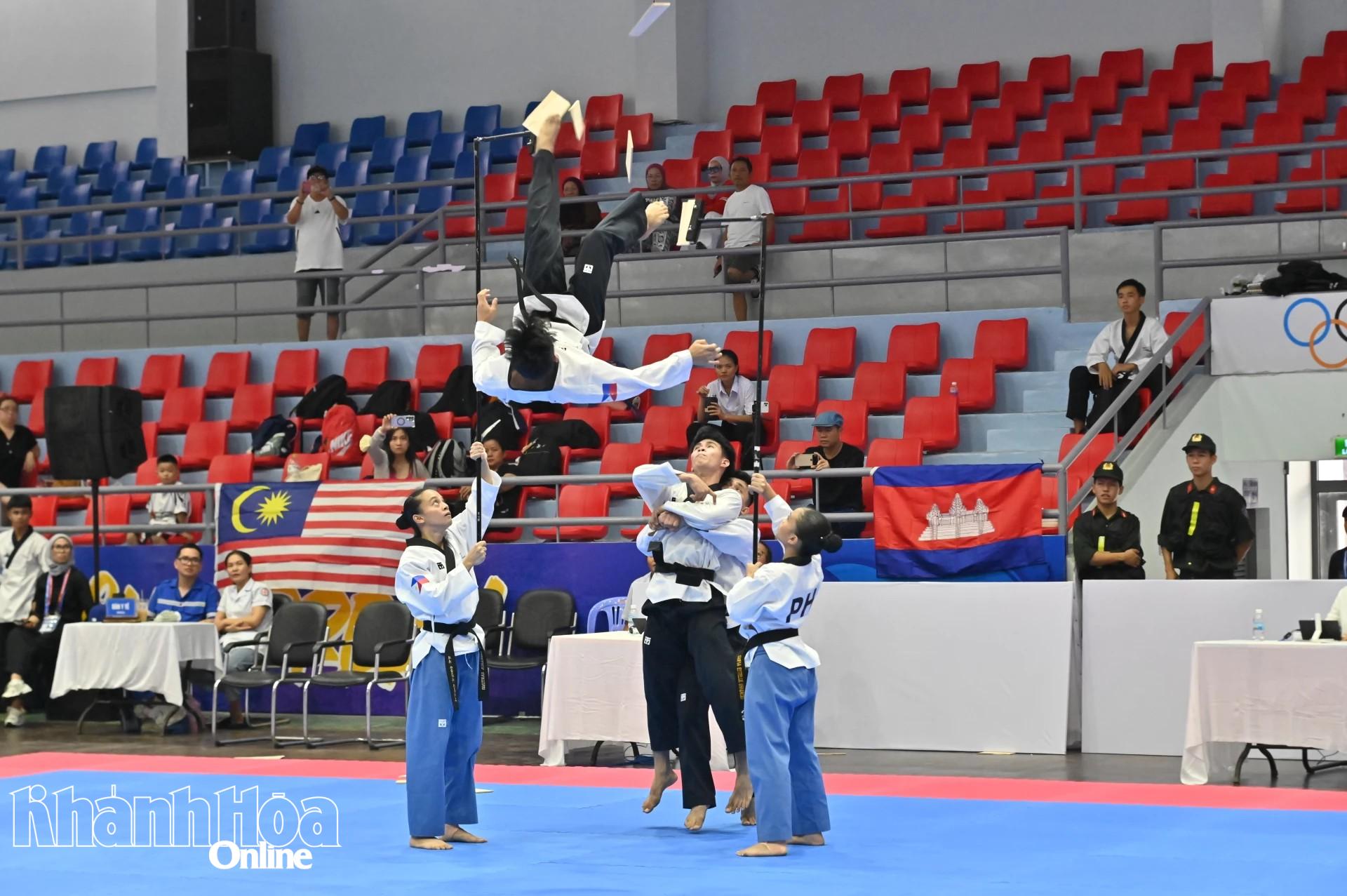 Màn trình diễn đẹp mắt của các vận động viên quốc tế tại Giải vô địch Taekwondo các câu lạc bộ quốc tế.