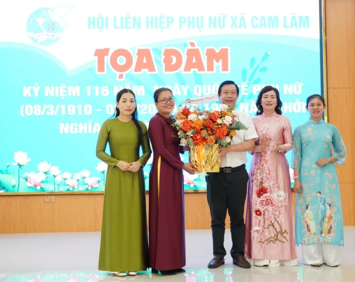 Hội Liên hiệp Phụ nữ xã Cam Lâm tọa đàm kỷ niệm Ngày Quốc tế Phụ nữ   