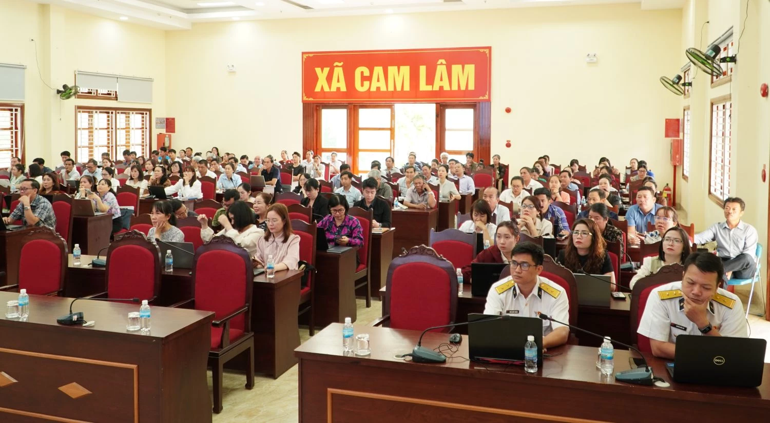 Quang cảnh hội nghị.