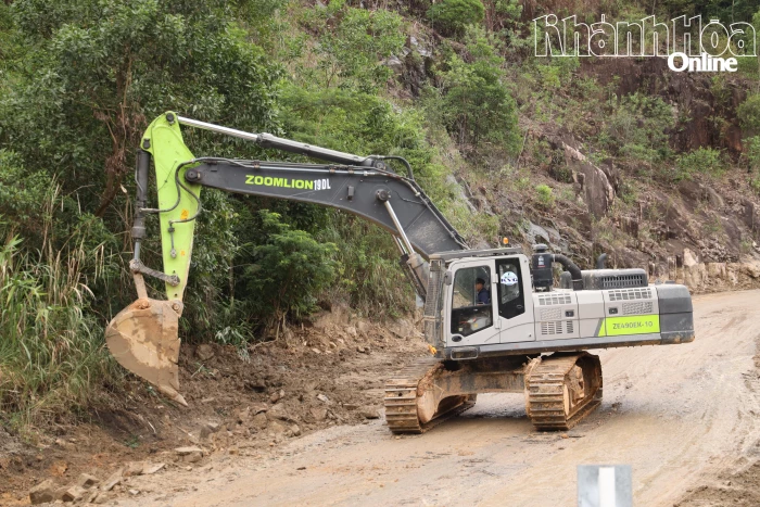 Các công trình giao thông bị hỏng do mưa lũ: Tiến độ sửa chữa còn chậm