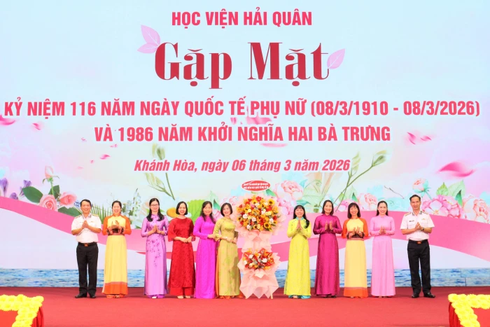 Học viện Hải quân gặp mặt kỷ niệm 116 năm Ngày Quốc tế Phụ nữ