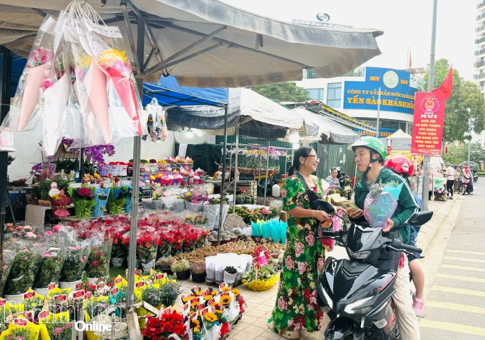 Nha Trang: Đa dạng quà tặng dịp 8-3