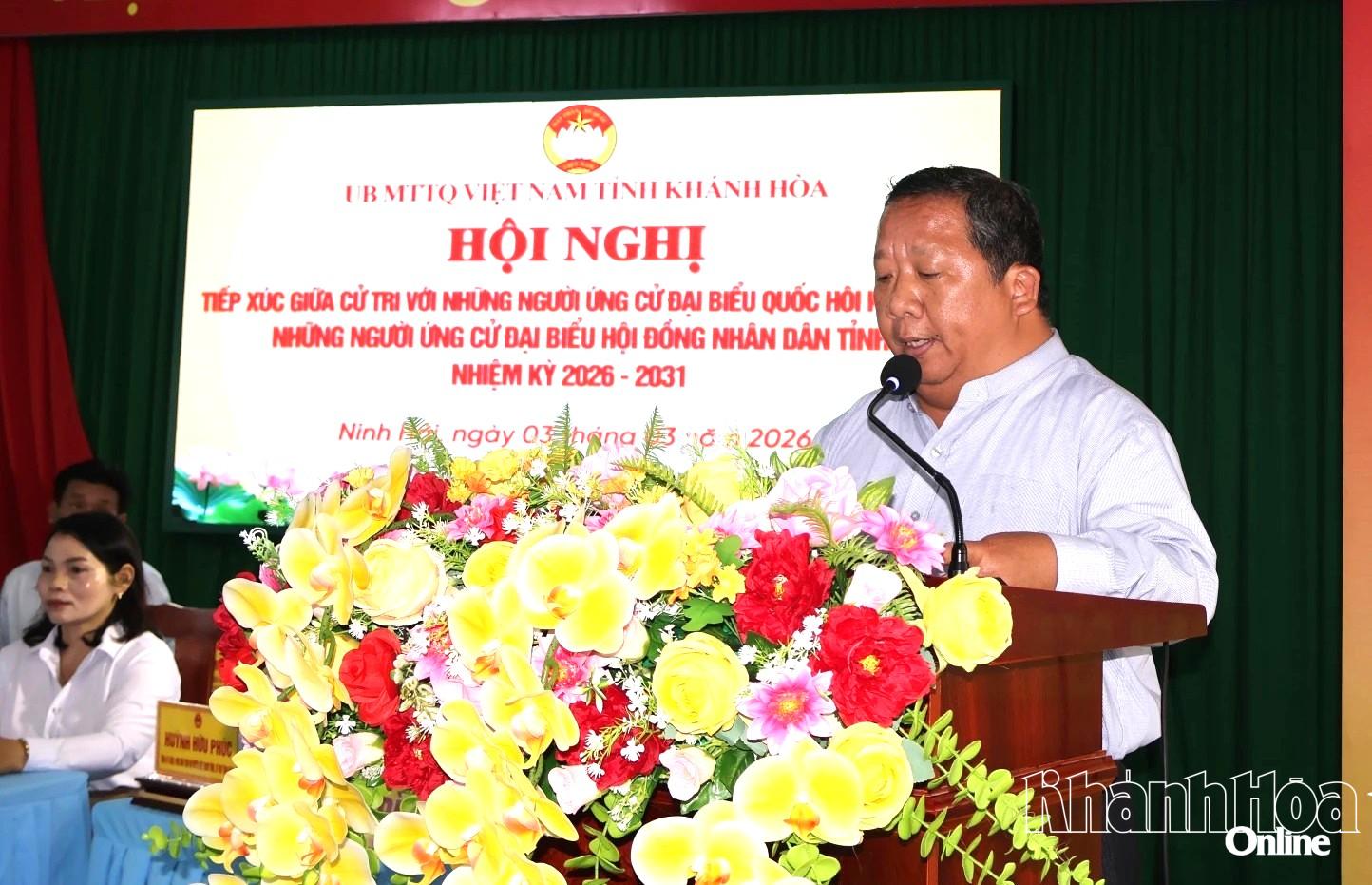 Ông Nguyễn Văn Nhứt trình bày chương trình hành động trước cử tri.