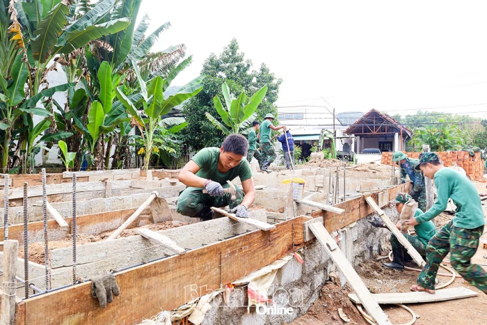 Đại đội Trinh sát cơ giới 1: Gắn kết bền chặt tình quân dân 