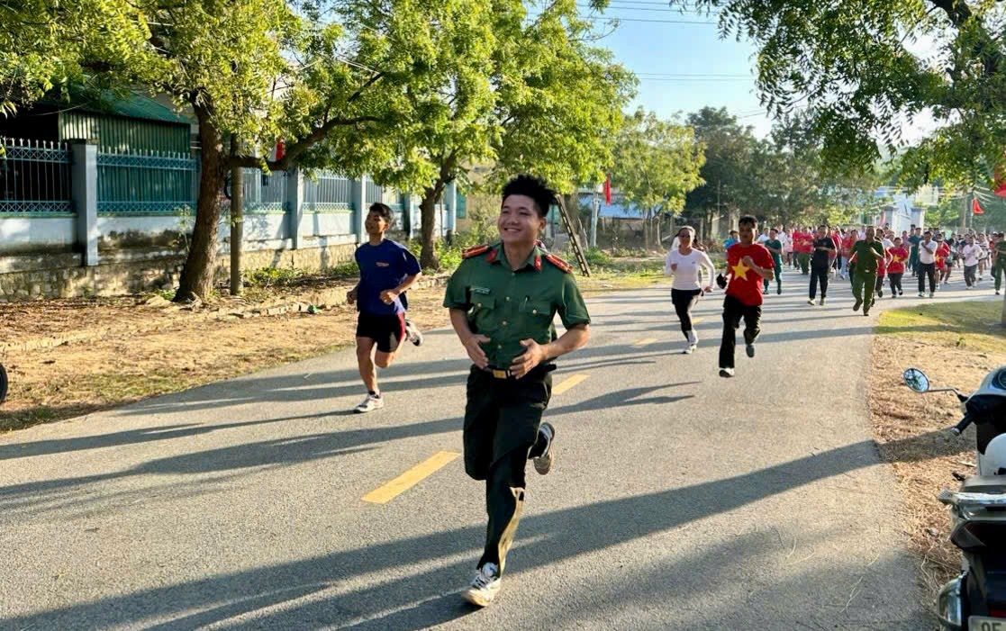 Các lực lượng tham gia chạy đồng hành.