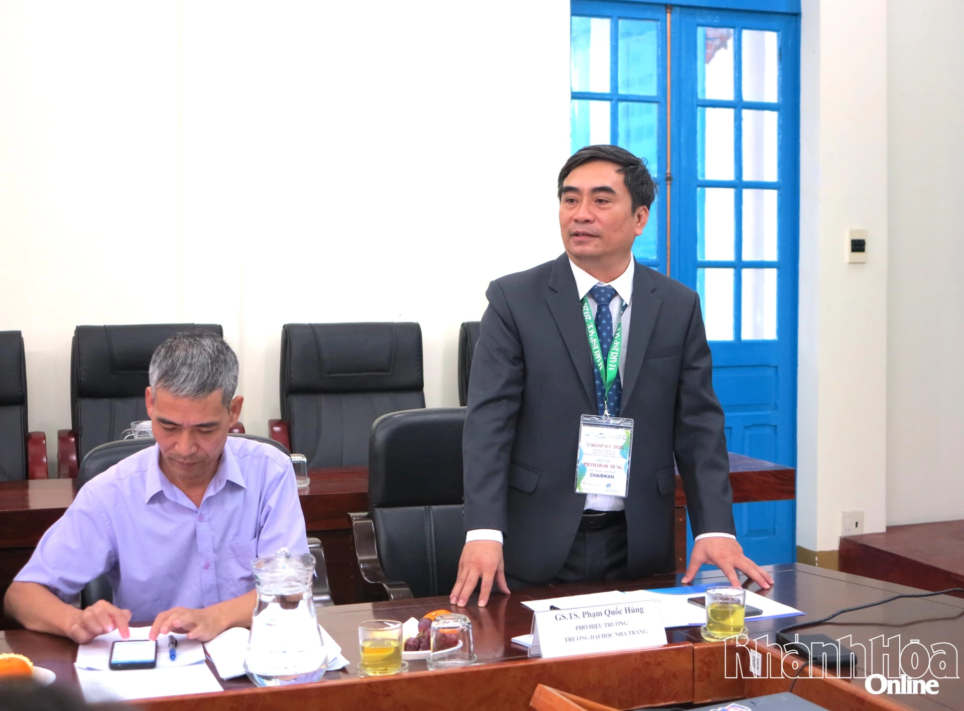 Giáo sư, Tiến sĩ Phạm Quốc Hùng - Phó Hiệu trưởng Trường Đại học Nha Trang phát biểu trao đổi tại buổi tọa đàm. 