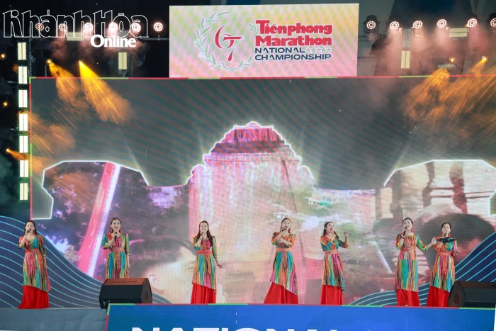 Rộn ràng những giai điệu “Đón ánh bình minh”