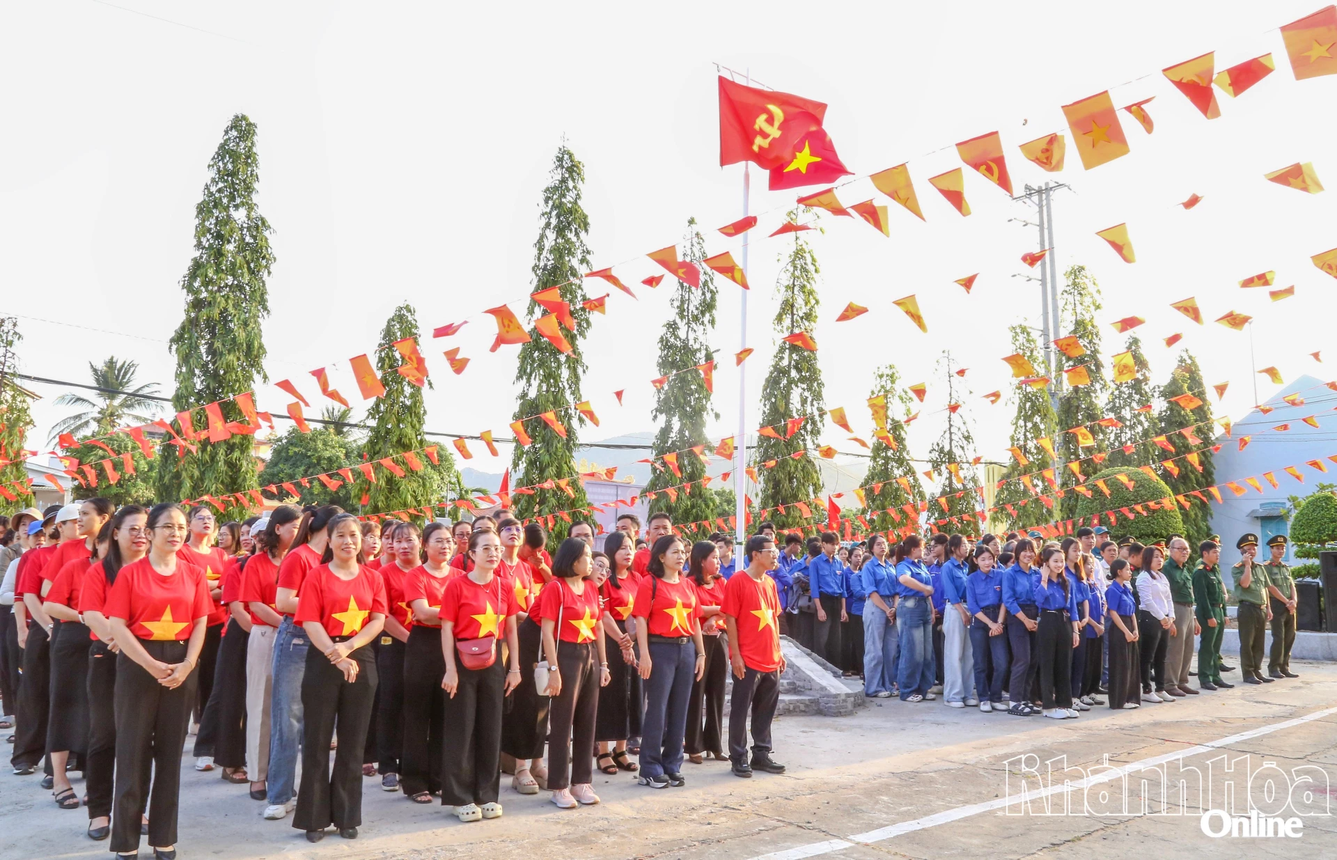 Các lực lượng của phường Ninh Chử tham dự lễ phát động