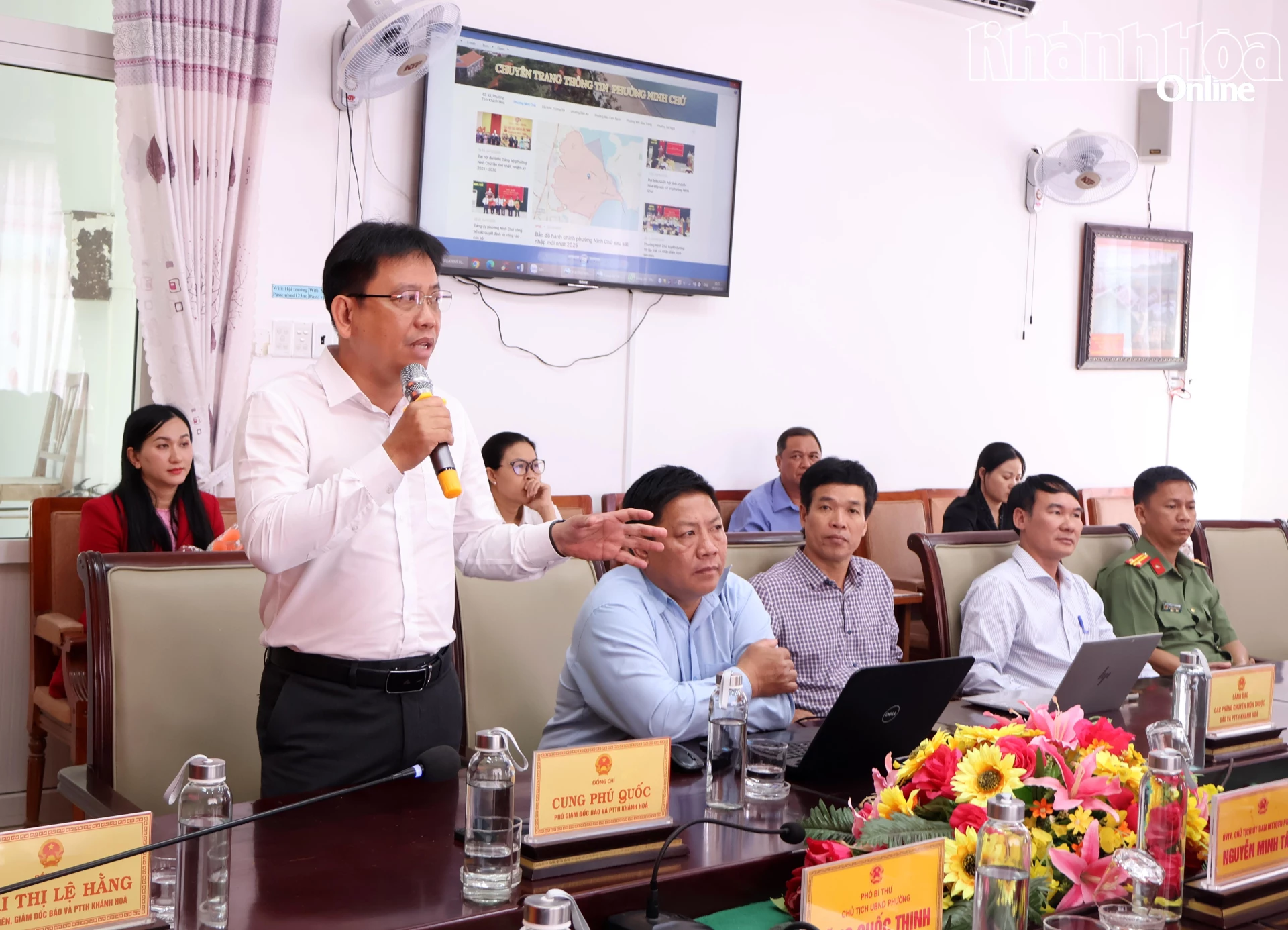 Cung Phú Quốc - Phó Giám đốc Báo và Phát thanh, Truyền hình Khánh Hòa giới thiệu về Chuyên trang thông tin phường Ninh Chử.