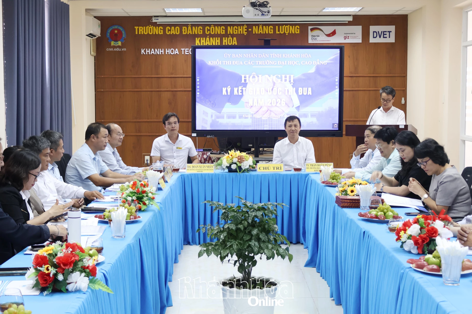 Quang cảnh hội nghị.