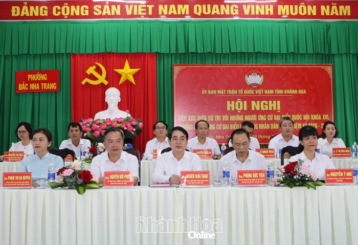 Bí thư Tỉnh ủy Nghiêm Xuân Thành và những người ứng cử đại biểu Quốc hội, HĐND tỉnh tiếp xúc cử tri phường Bắc Nha Trang