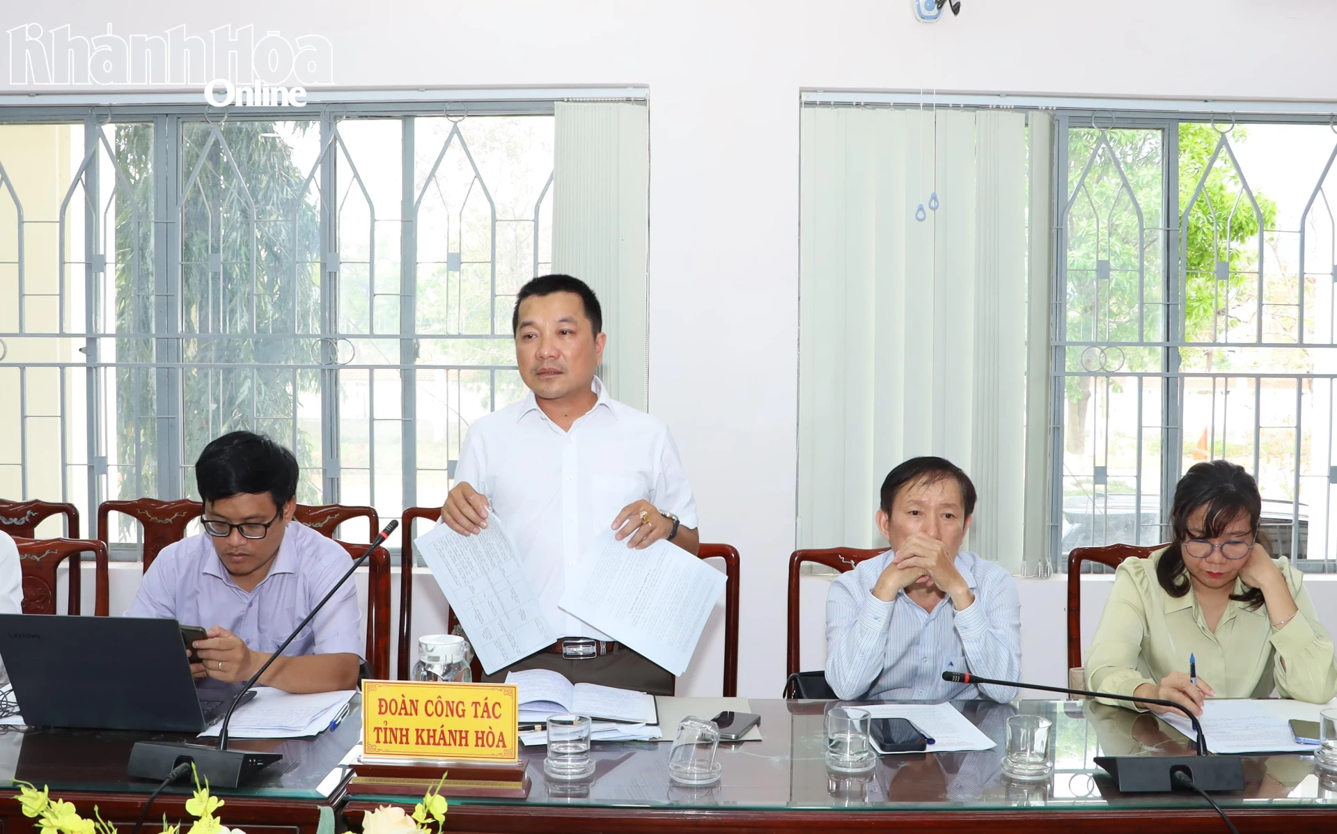 Đại diện Ủy ban MTTQ Việt Nam tỉnh nêu ý kiến tại buổi làm việc.