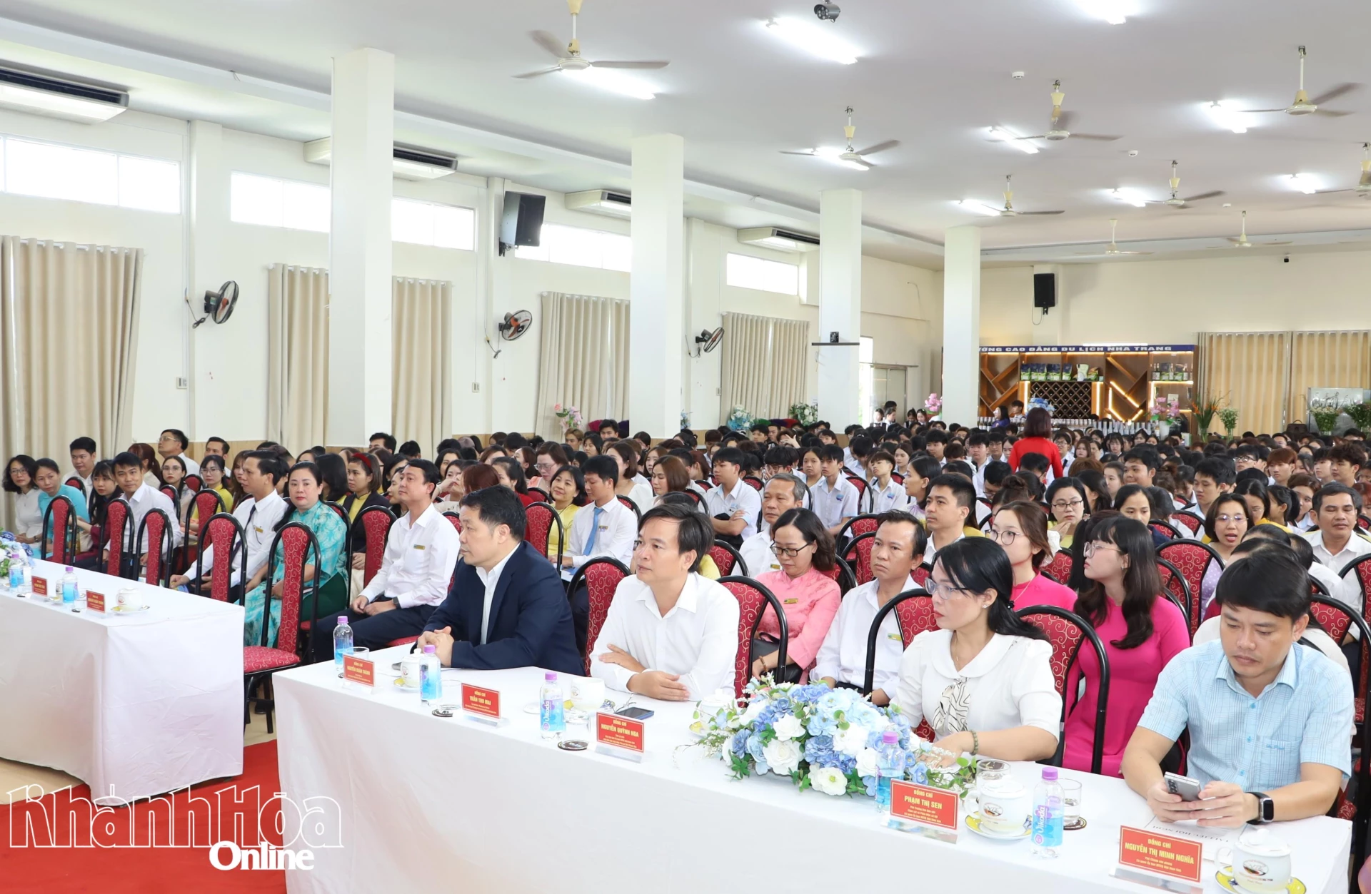 Quang cảnh tại hội nghị.