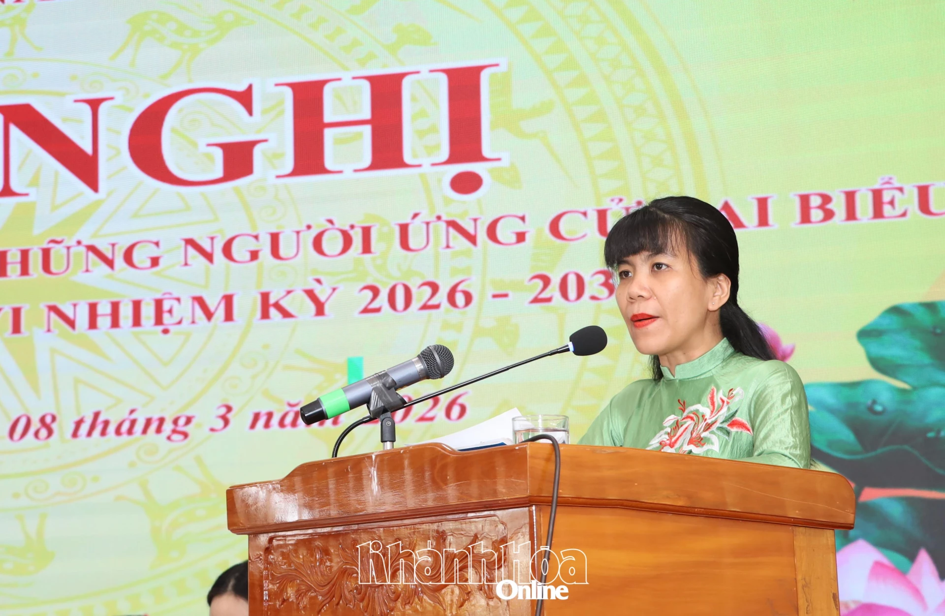 Bà Nguyễn Ý Nhi trình bày chương trình hành động.