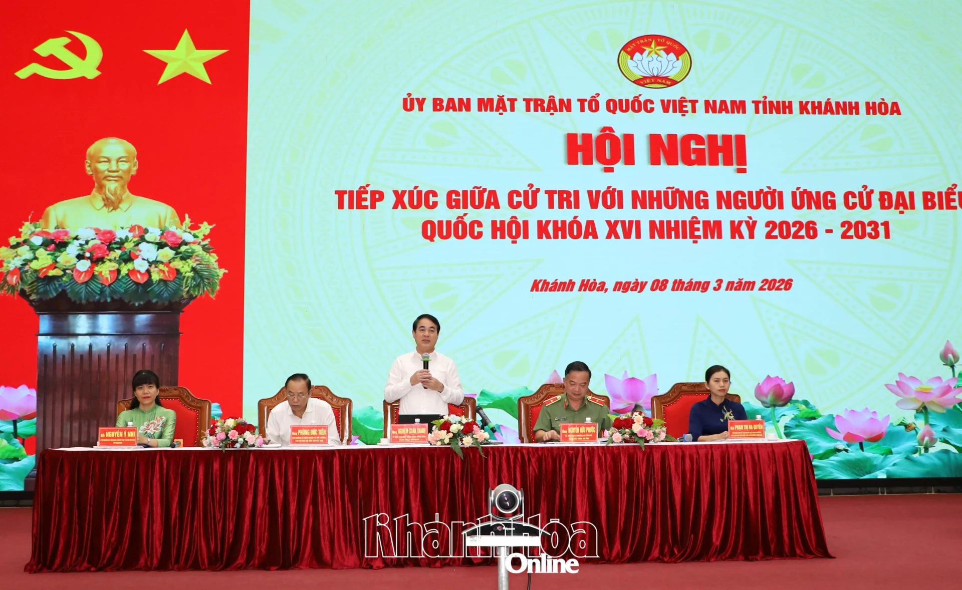 Bí thư Tỉnh ủy Nghiêm Xuân Thành và những người ứng cử đại biểu Quốc hội khóa XVI tiếp xúc cử tri Trường Sĩ quan Thông tin - Báo Khánh Hòa