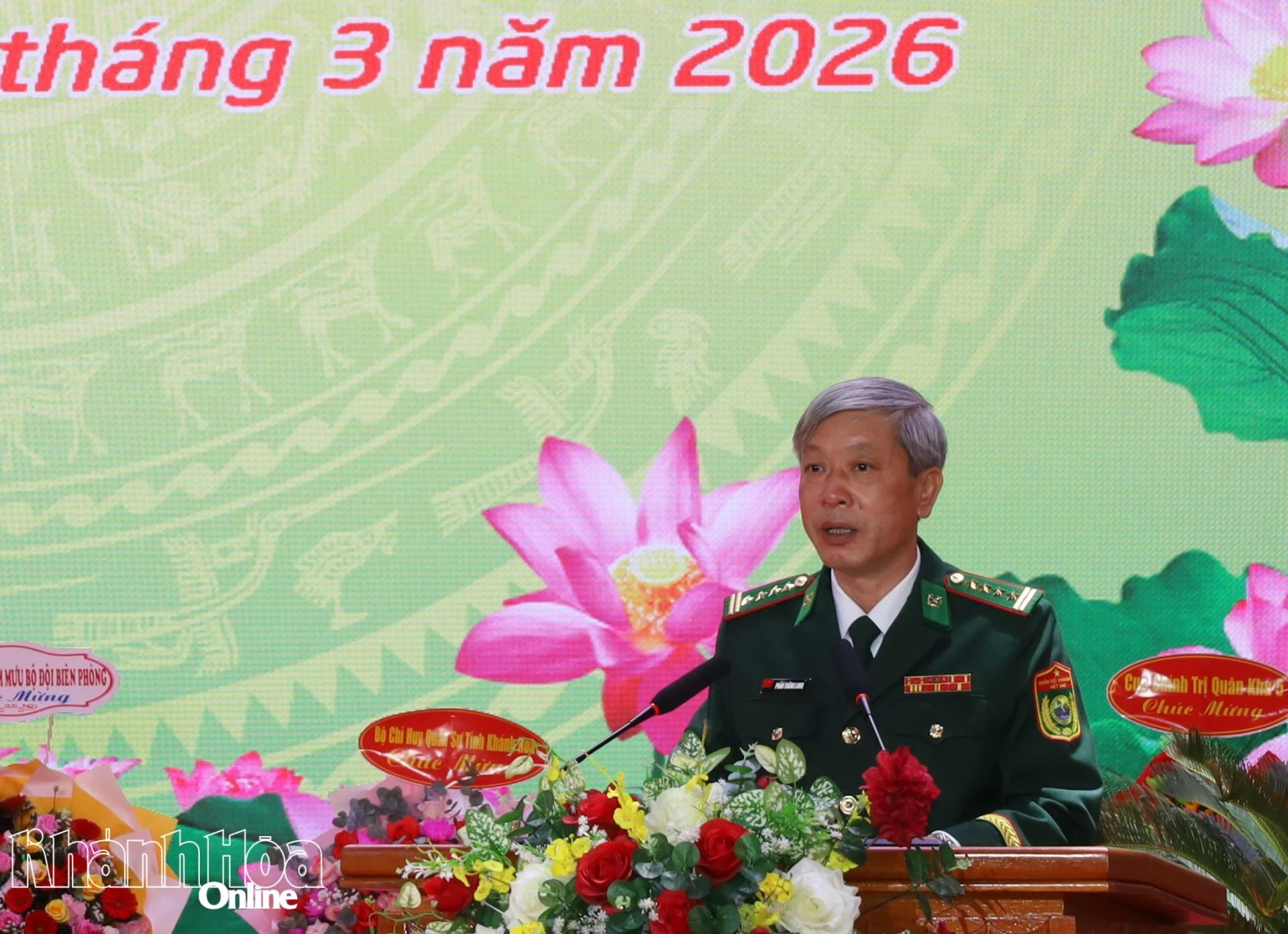 Đại tá Phan Thăng Long - Phó Chỉ huy trưởng Bộ Chỉ huy Quân sự tỉnh, Chỉ huy trưởng Ban Chỉ huy Bộ đội Biên phòng tỉnh đọc thư khen của Bộ trưởng Bộ Quốc phòng.