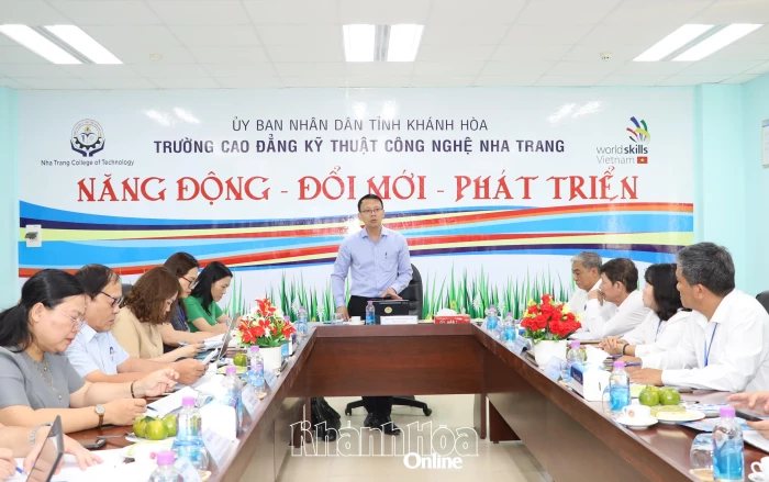 Phó Chủ tịch UBND tỉnh Nguyễn Thanh Hà làm việc với Trường Cao đẳng Kỹ thuật Công nghệ Nha Trang