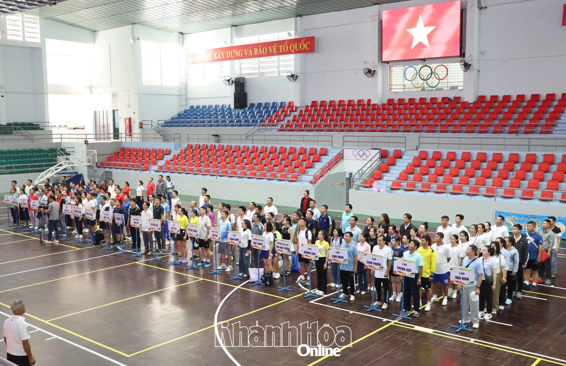 Các đội tham gia hội thao.