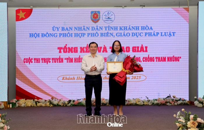 Tăng cường tuyên truyền pháp luật về phòng, chống tham nhũng, lãng phí, tiêu cực