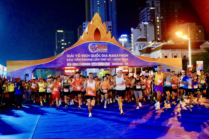 Hơn 12.000 vận động viên khuấy động đường chạy Nha Trang - Khánh Hòa