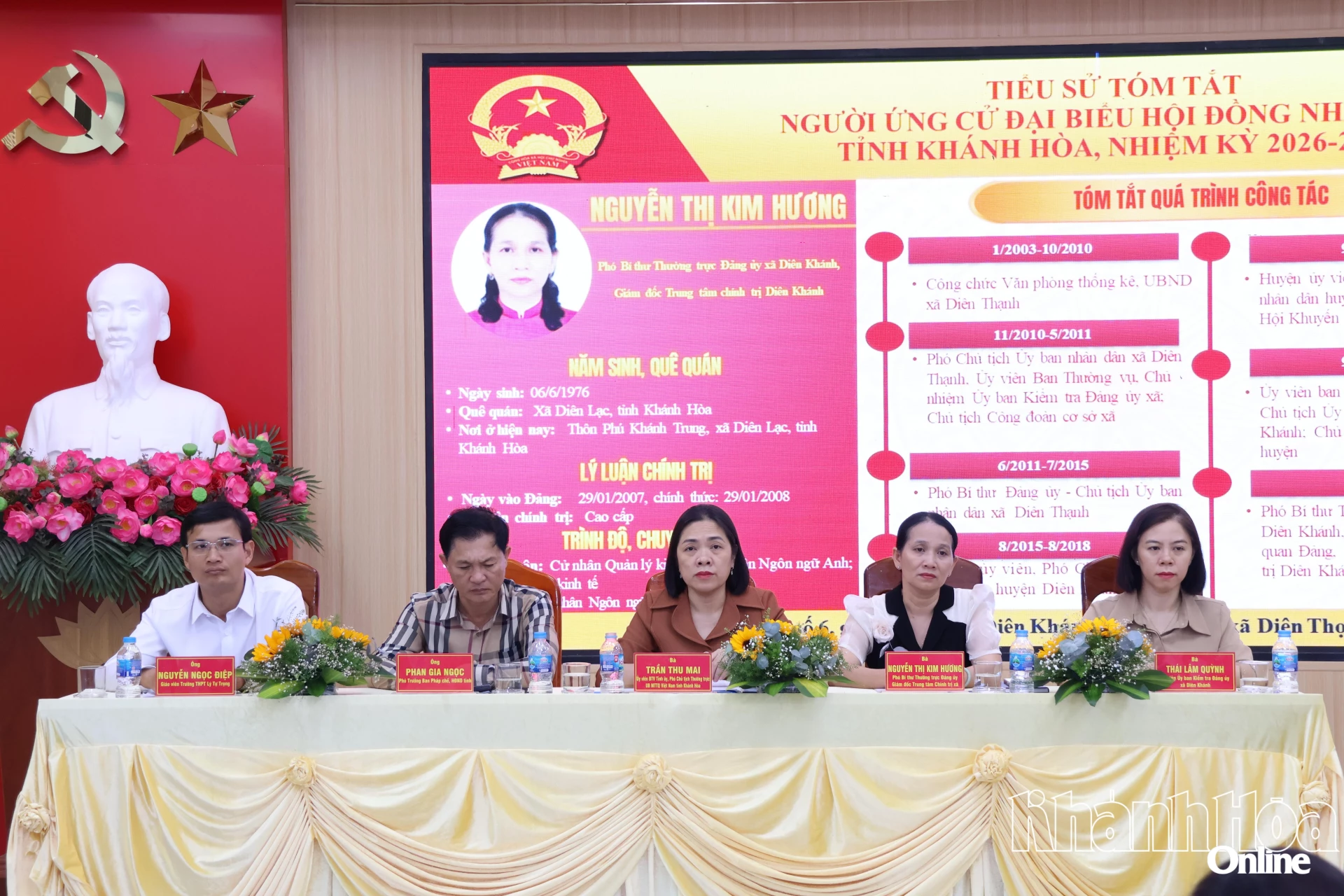 Những người ứng cử đại biểu HĐND tỉnh tiếp xúc cử tri xã Diên Lạc.