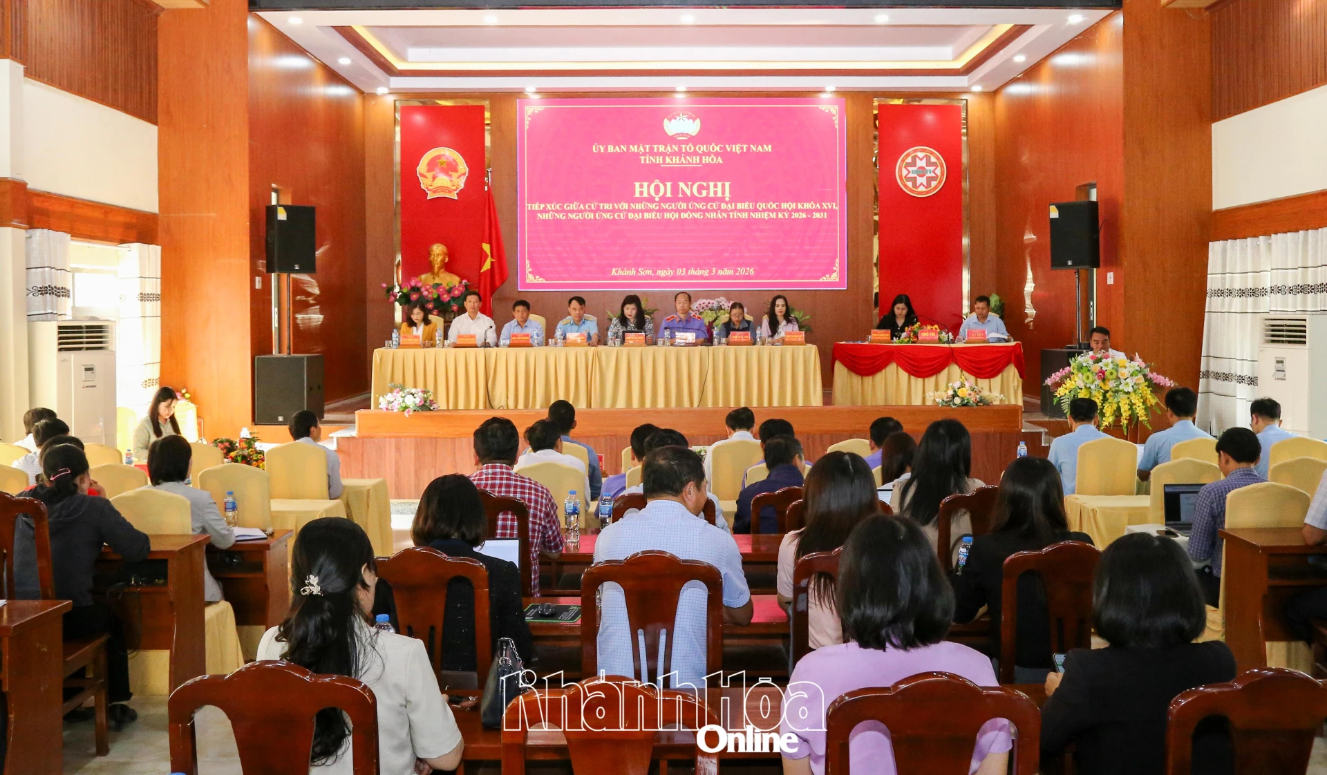 Quang cảnh tại hội nghị tiếp xúc cử tri