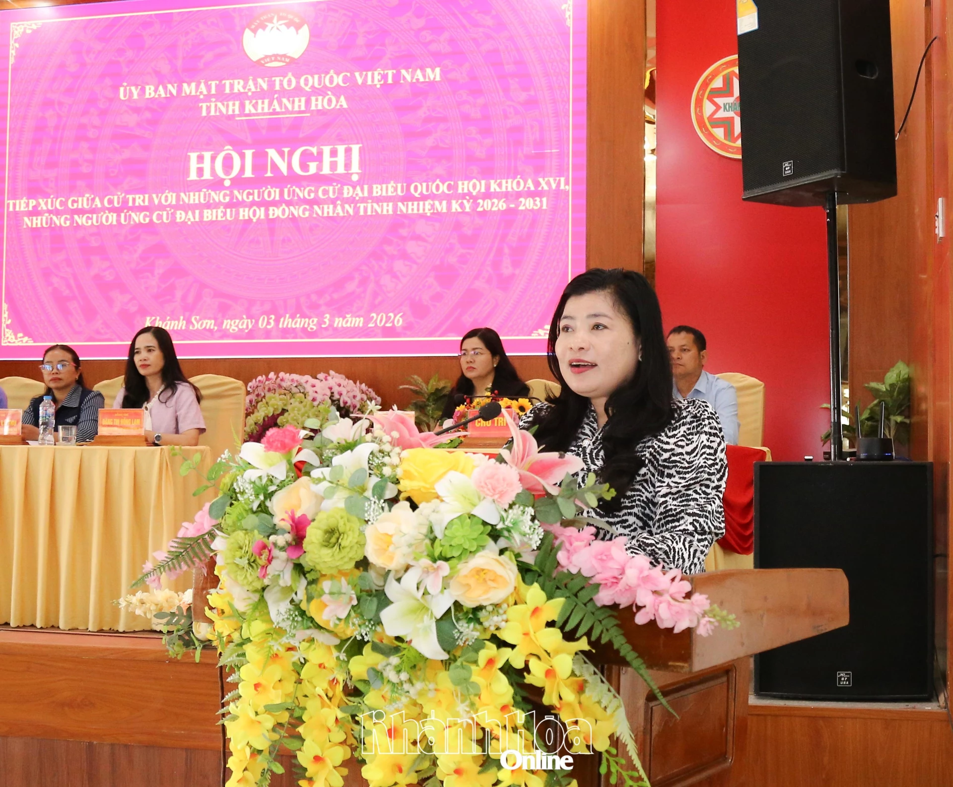 Bà Đàng Thị Mỹ Hương - người ứng cử đại biểu Quốc hội khóa XVI trình bày chương trình hành động