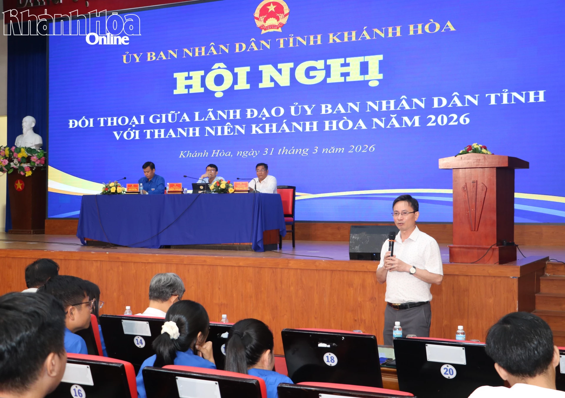 Lãnh đạo Sở Khoa học và Công nghệ trả lời ý kiến của các đoàn viên thanh niên