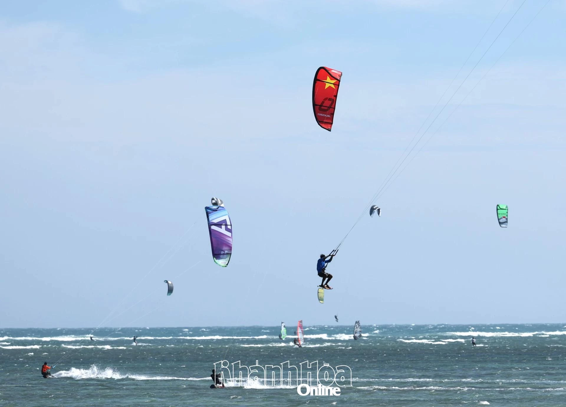 Giải lướt ván diều quốc tế Mỹ Hòa - Khánh Hòa. Ảnh: VƯƠNG MẠNH CƯỜNG