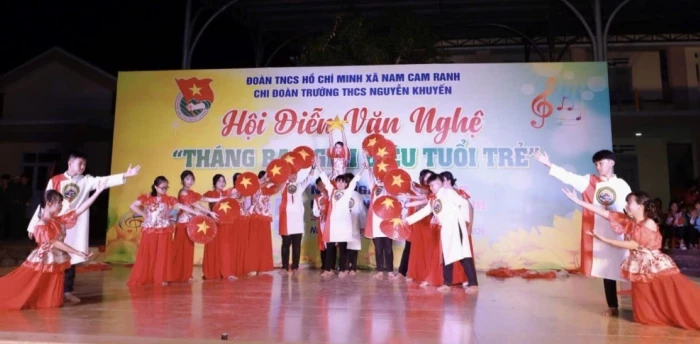 Trường THCS Nguyễn Khuyến tổ chức hội diễn văn nghệ kỷ niệm 95 năm Ngày thành lập Đoàn