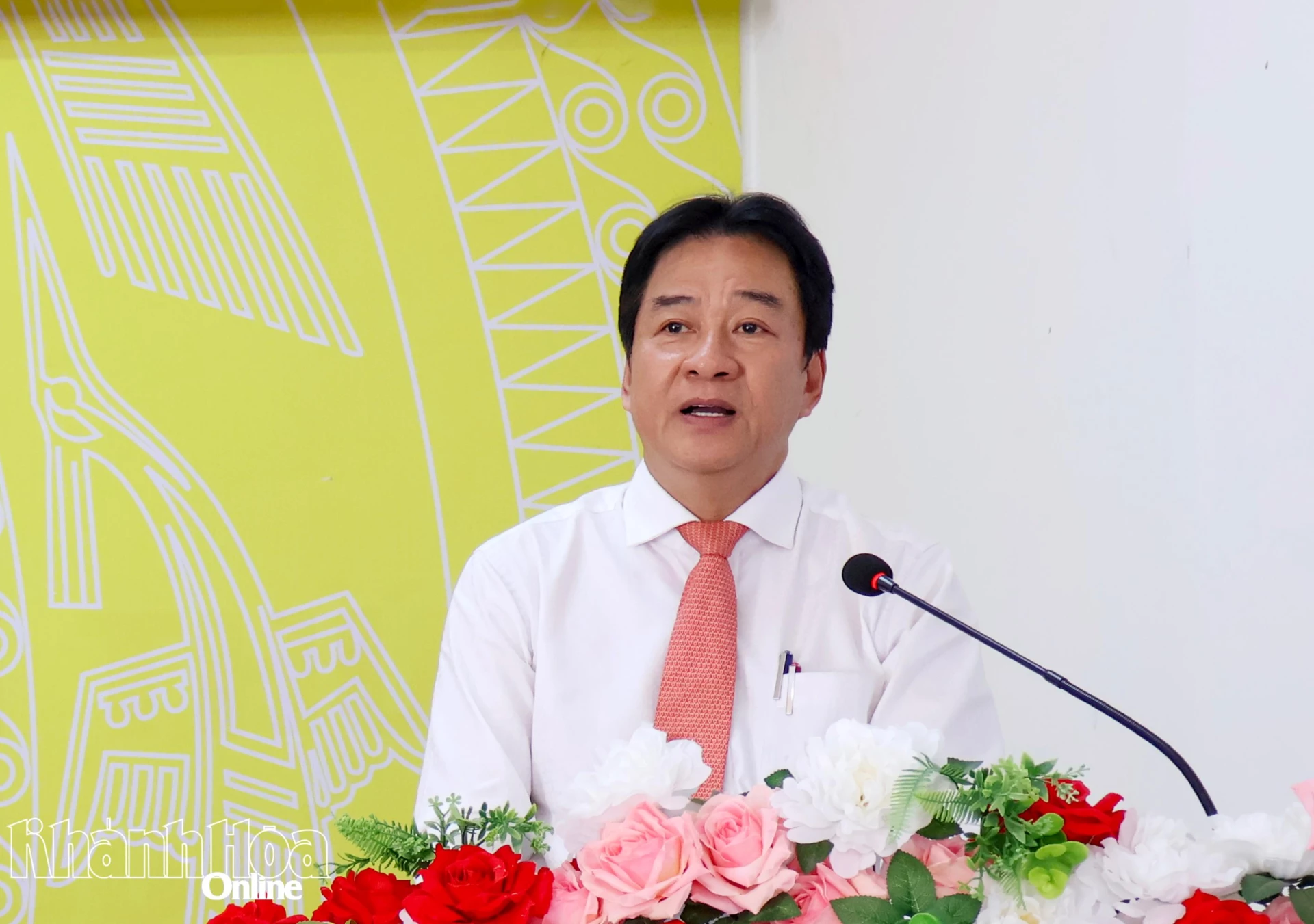 Ông Nguyễn Long Biên trình bày chương trình hành động.