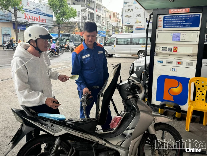 Giá xăng dầu được điều chỉnh từ 22 giờ ngày 12-3