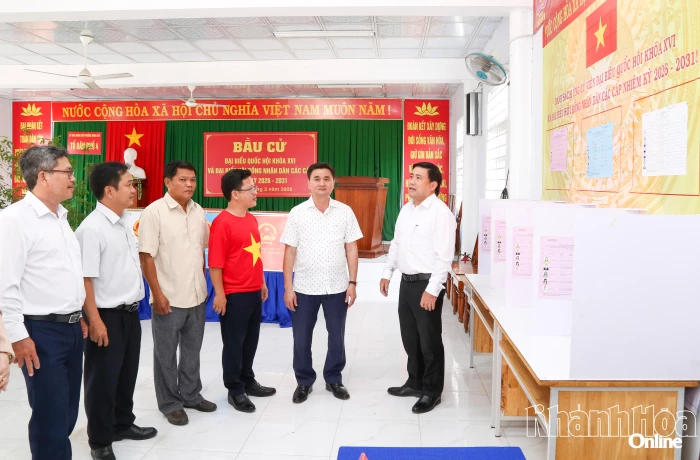 Phó Bí thư Tỉnh ủy, Chủ tịch HĐND tỉnh Lâm Đông kiểm tra công tác chuẩn bị bầu cử tại các phường Ninh Chử, Phan Rang, Bảo An