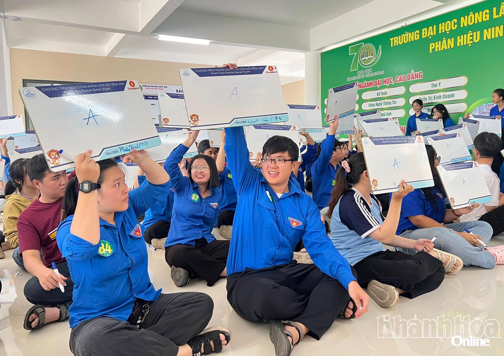 Các thí sinh tham gia cuộc thi.