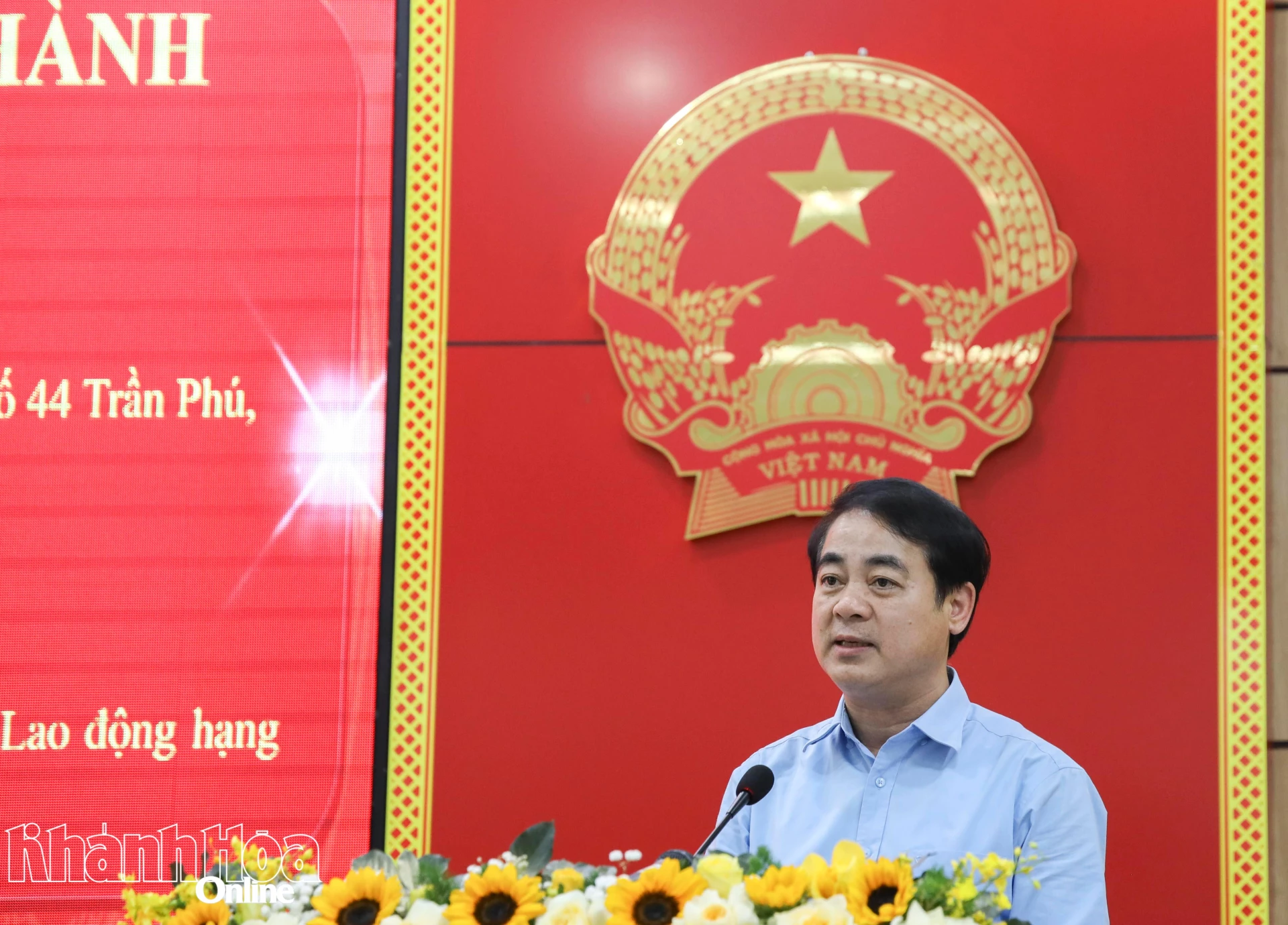 Bí thư Tỉnh ủy Nghiêm Xuân Thành trình bày chương trình hành động.