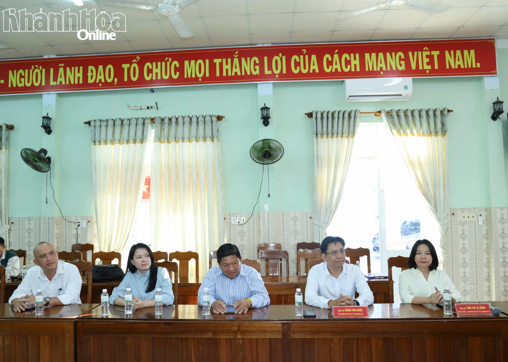 Các đại biểu tham dự lễ ký kết.